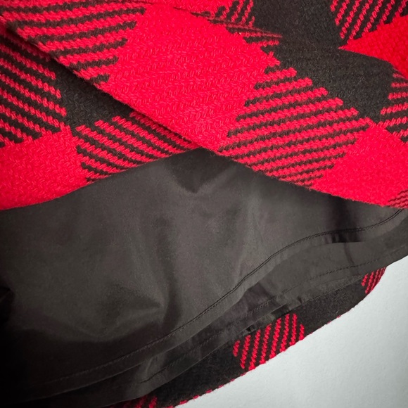 Vineyard Vines Red & Black Plaid Mini Skirt | Size 00 - Picture 2 of 5